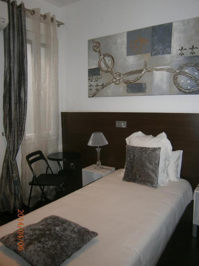 Thc Latina Hostel Мадрид Номер фото