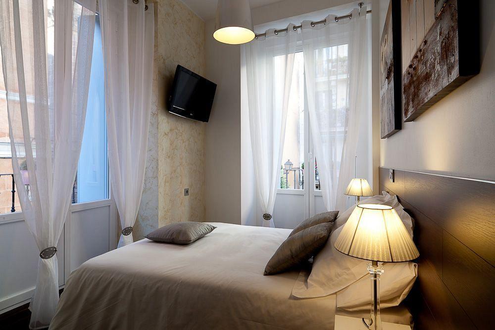 Thc Latina Hostel Мадрид Екстер'єр фото