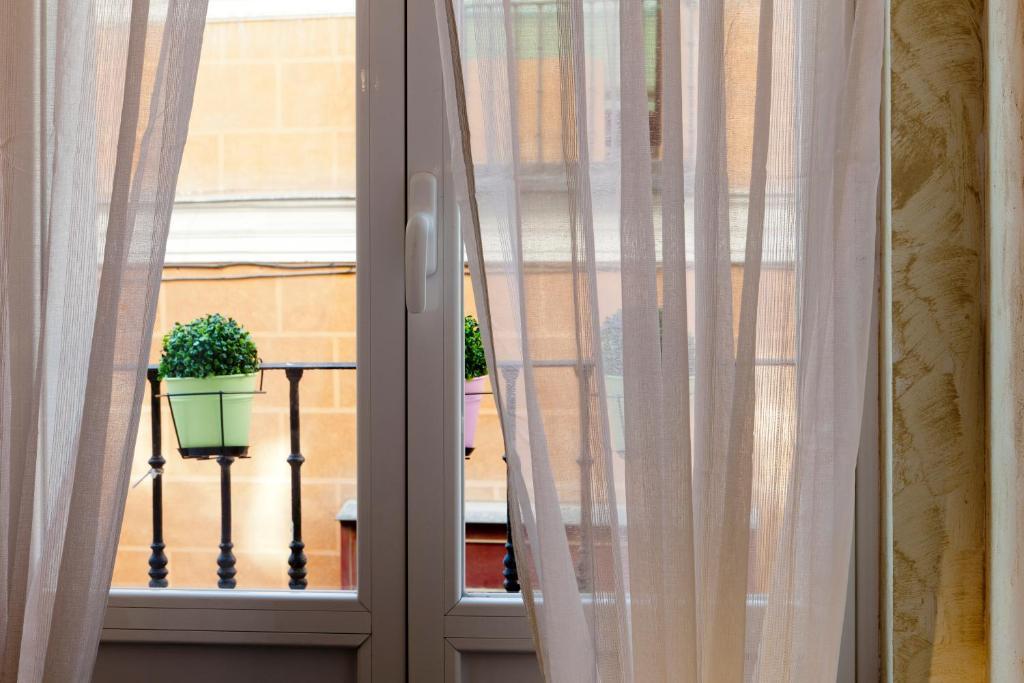 Thc Latina Hostel Мадрид Екстер'єр фото