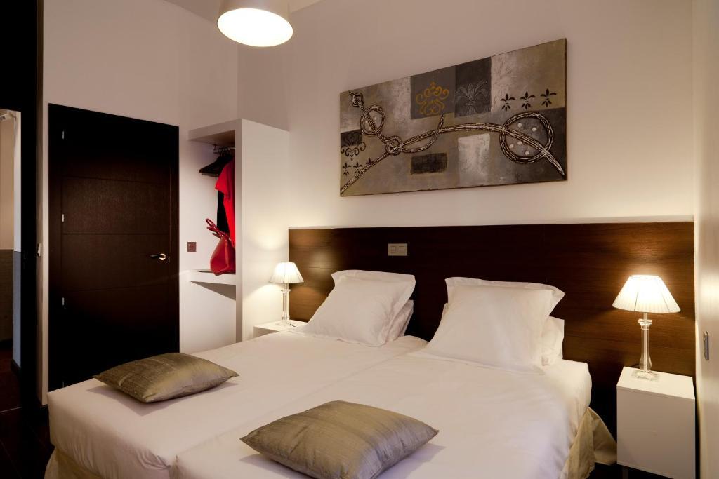 Thc Latina Hostel Мадрид Екстер'єр фото