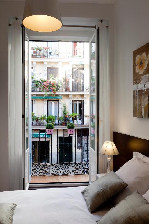 Thc Latina Hostel Мадрид Екстер'єр фото